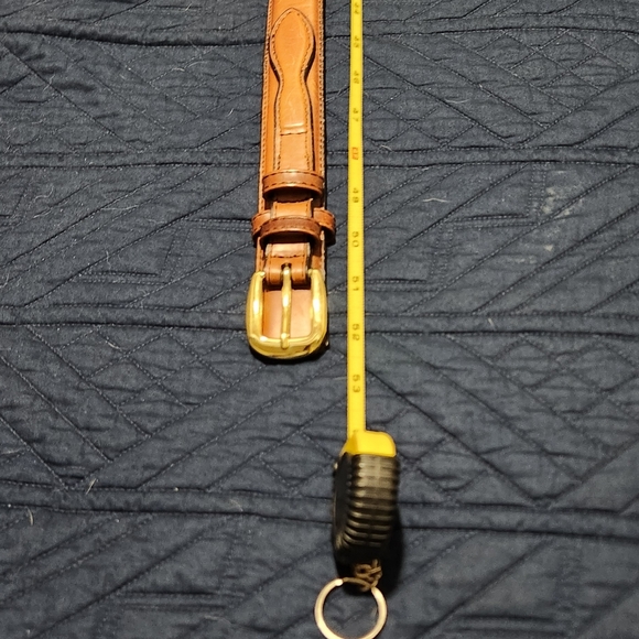 CABELAS BELT BROWN LEATHER SIZE 44 VERY NICE CONDITION - Picture 14 of 16